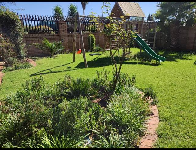 3 BEDROOM HOUSE FOR SALE IN LENASIA EXT 9